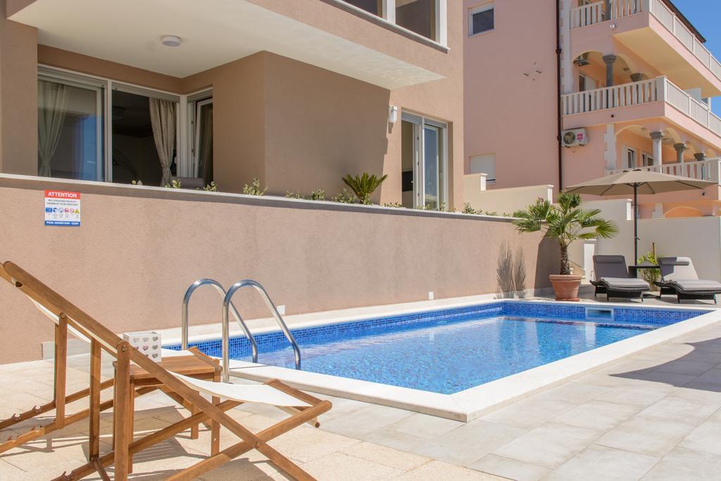 Apartments Villa Atlantis Трогир Экстерьер фото