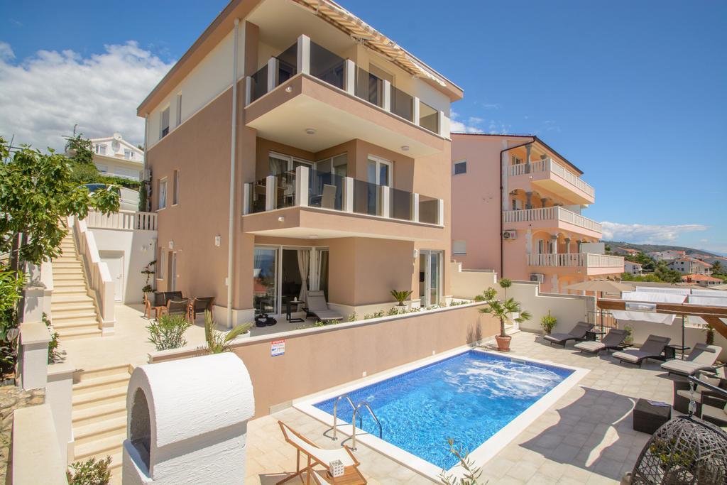 Apartments Villa Atlantis Трогир Экстерьер фото