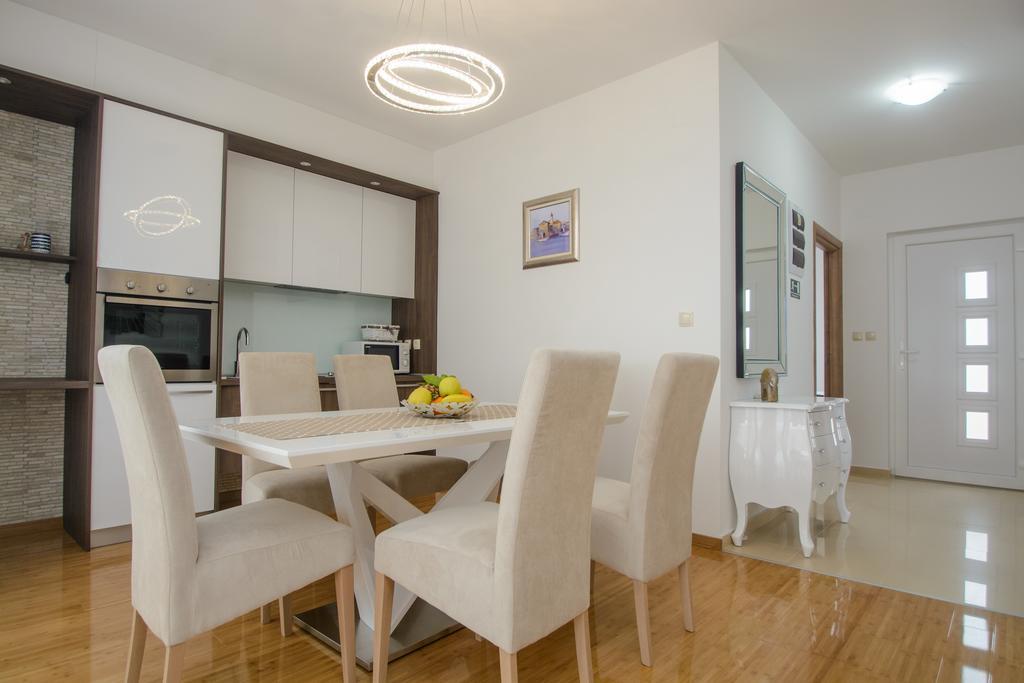 Apartments Villa Atlantis Трогир Экстерьер фото