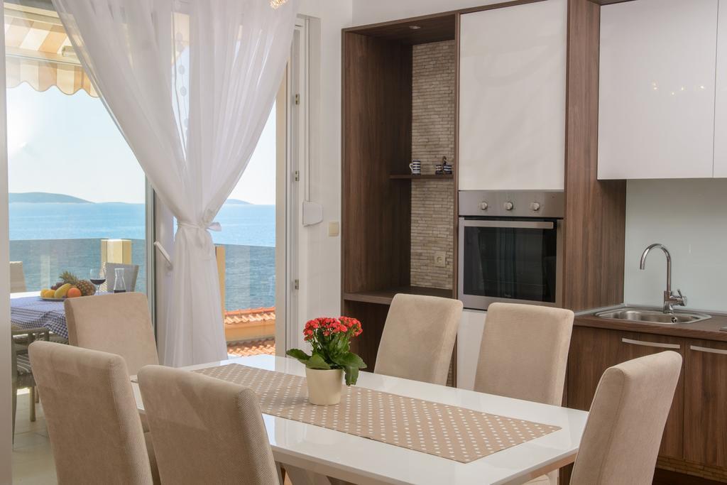 Apartments Villa Atlantis Трогир Экстерьер фото