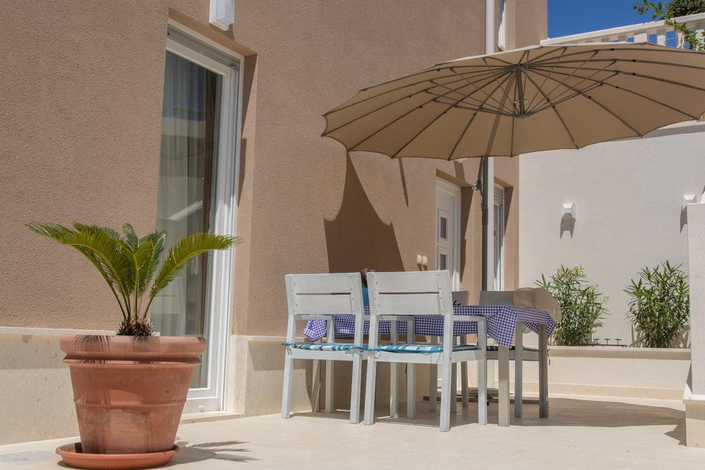Apartments Villa Atlantis Трогир Экстерьер фото